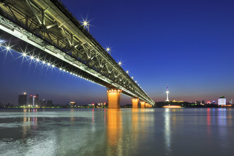 武汉长江大桥路灯工程